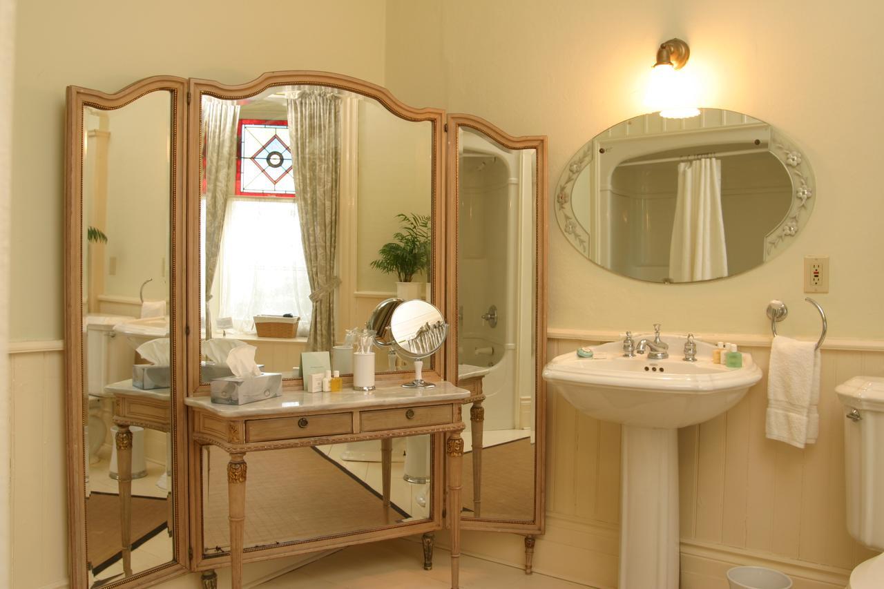 Grand Victorian Bed and Breakfast Niagarawatervallen Buitenkant foto