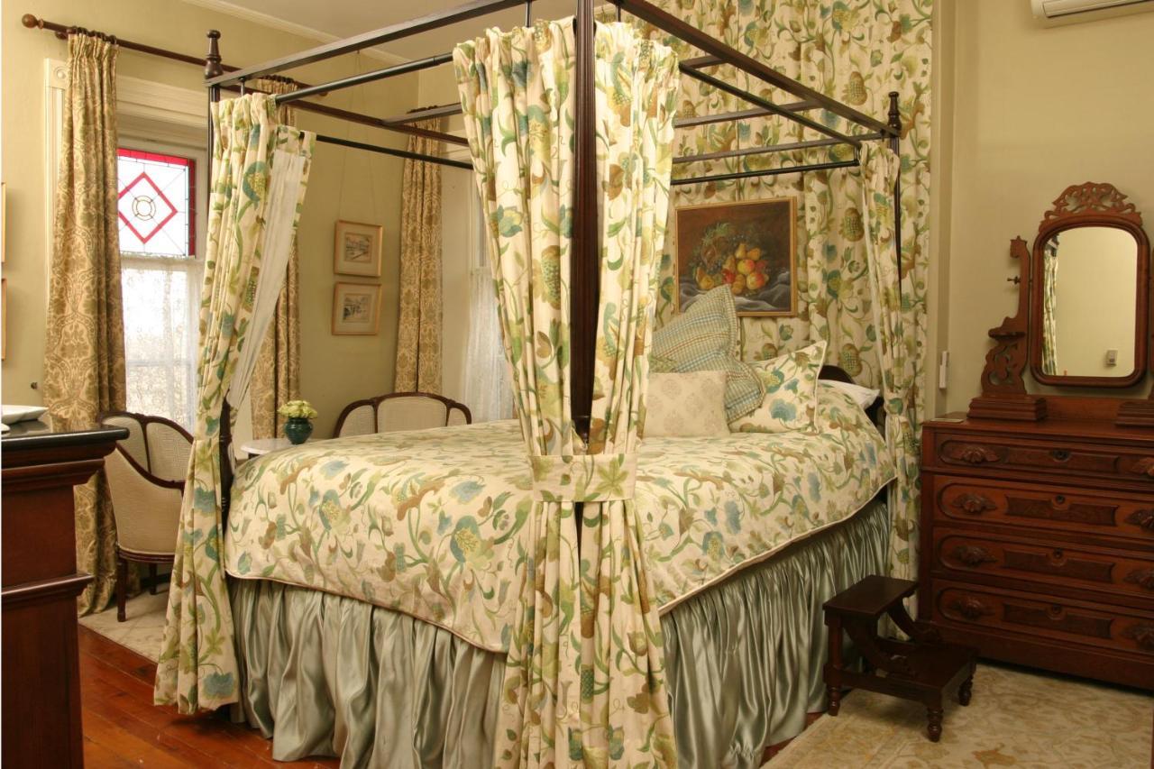 Grand Victorian Bed and Breakfast Niagarawatervallen Buitenkant foto