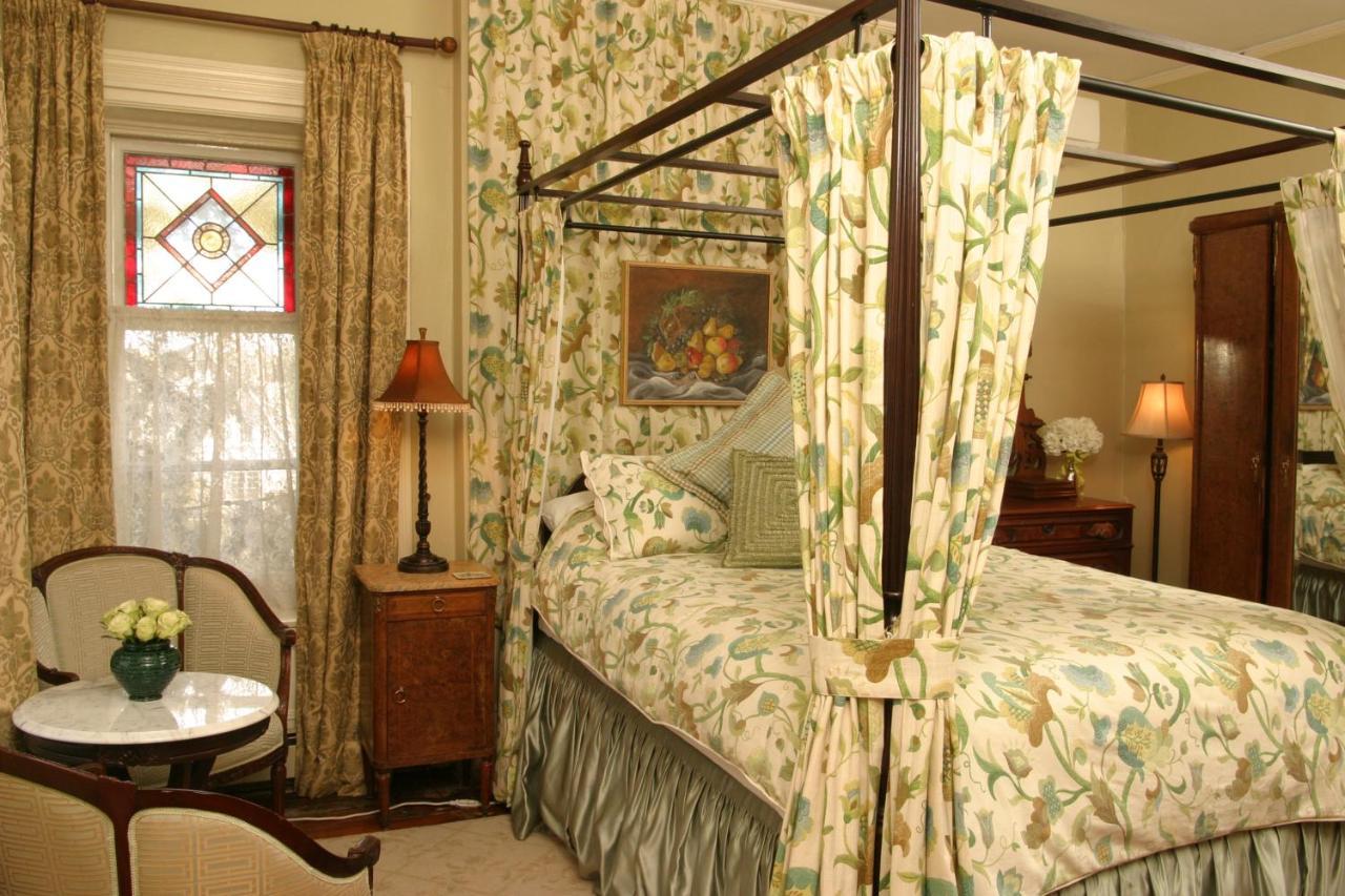 Grand Victorian Bed and Breakfast Niagarawatervallen Buitenkant foto